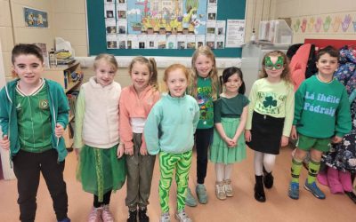 Lá Glas in First Class