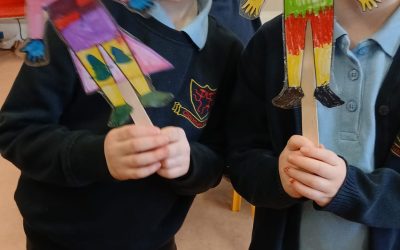 Puppets as Gaeilge