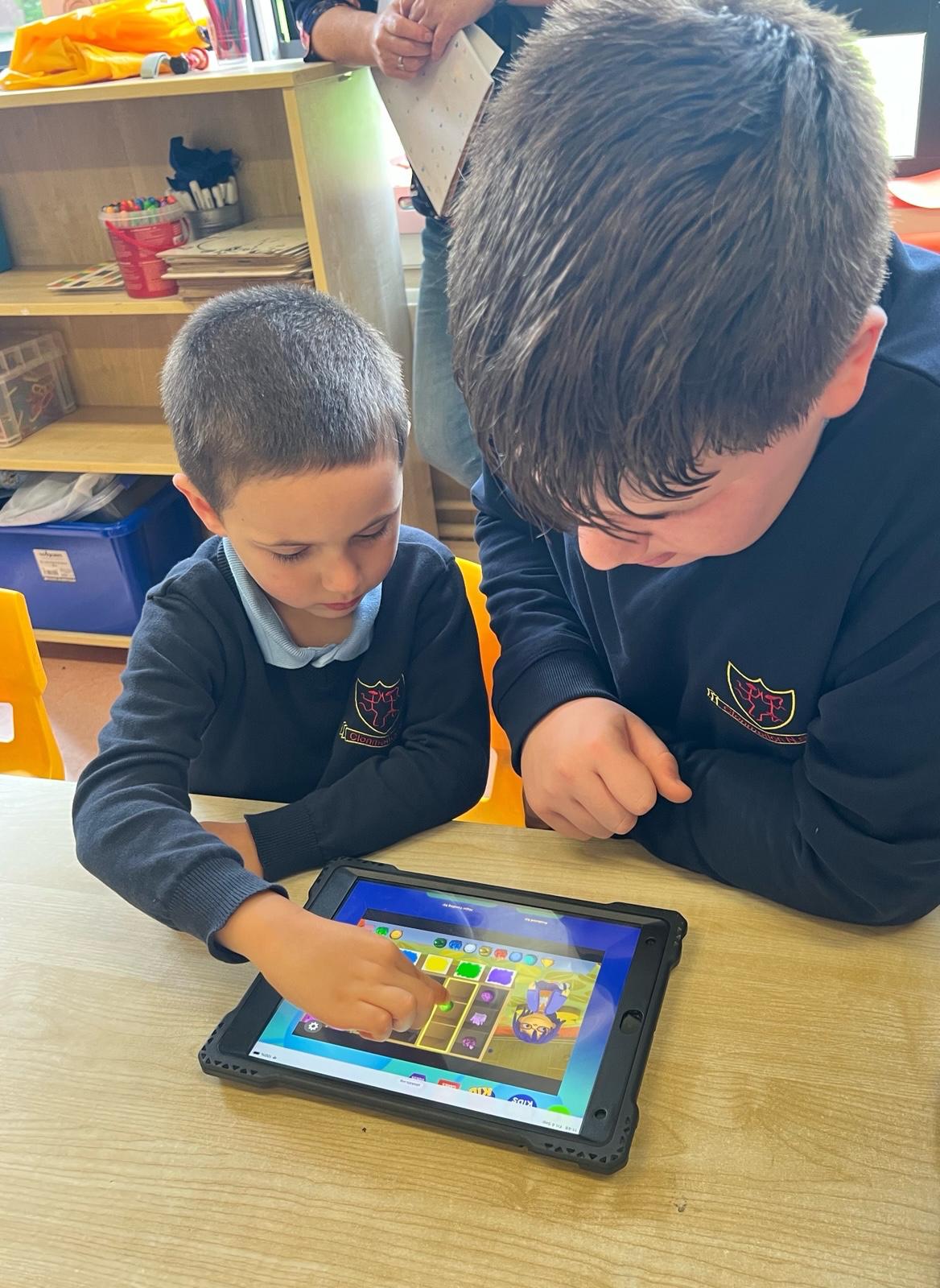 IPad and Bubble fun with 6th Class Buddies